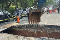 Jalan Raya Lenteng Agung...