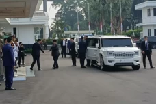 Prabowo Tiba di Kantor...