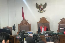 Pengadilan Negeri Jaksel...