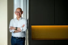 One Global Capital Gelar...