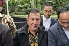 Kasus Gratifikasi di...