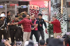 Dadan Hindayana dan...