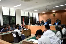 Sidang Gugatan PLK,...