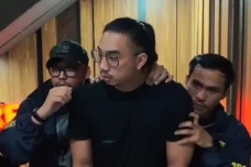 Insiden di Blok M, Kuasa...