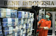 BI Respons Rupiah Tembus...