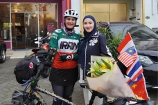 Dari Iran ke Indonesia,...