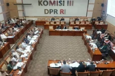 Tok! Komisi III DPR...
