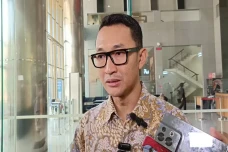 KPK Tetapkan 4 Tersangka...