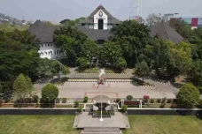 UKT dan Uang Pangkal...