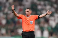 Michael Oliver Mendadak...