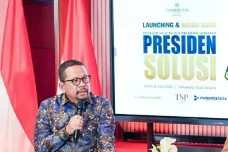 Mahasiswa Soroti Pemborosan...