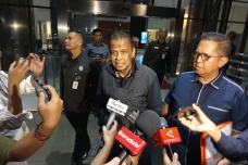 Fuad Hasan Absen karena...