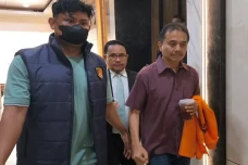 Roy Suryo dan Dokter...