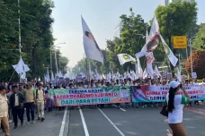 7.000 Massa Gelar Unjuk...