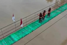 5.000 Jembatan Gantung...