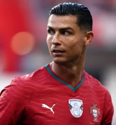 Ronaldo Ngambek Ditanya...