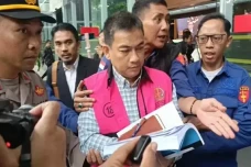 Didakwa Terima Suap...