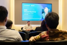 Perusahaan APAC Berlomba...