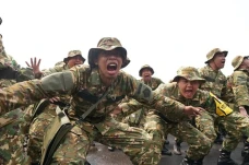 DPR Desak Latsarmil...