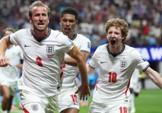 Harry Kane Lewati Pele,...