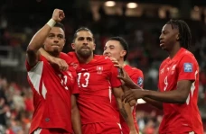 Swiss Lolos ke 16 Besar...