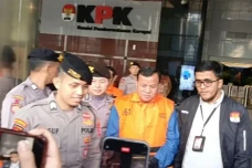KPK Geledah Kantor Suhardiman...