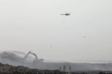 Kebakaran TPA Jatiwaringin...
