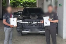 Penampakan Land Cruiser...