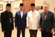 Menlu dan Ketua MPR...