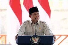 Prabowo Minta Aparat...