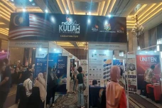 28 Perguruan Tinggi...
