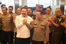 Momen Salam Komando...