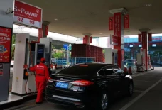 Teluk Kembali Memanas,...