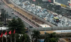Mobil Listrik Tetap...