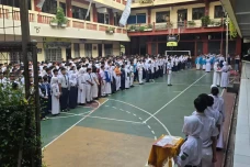 Sengketa Berakhir, Warek...