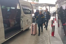 Penyidik Polri Datangi...