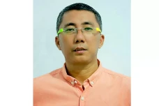 Dokter Tifa dan Roy...