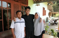 Kisah Rofi, Anak Pedagang...