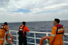 2 Korban KM Nurul Salsa...