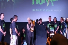 Reza Arap Bawa Buket...