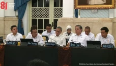 Gibran Duduk di Barisan...