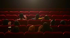Nikmati Pengalaman Nonton...