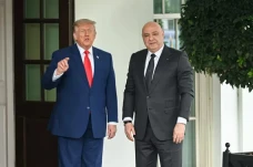 Trump akan Bicara dengan...