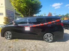 Penampakan Alphard yang...