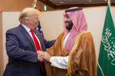Trump: Syarat Arab Saudi...