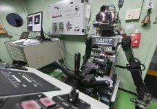 Korsel Terjunkan Robot...