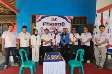 Lewat Turnamen Catur,...