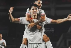 Cetak Hattrick, Mitchell...