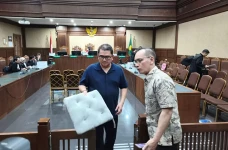 Mantan Dirut PGN Dituntut...