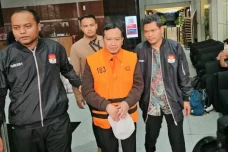 Anggota DPRD Jatim Ditahan...